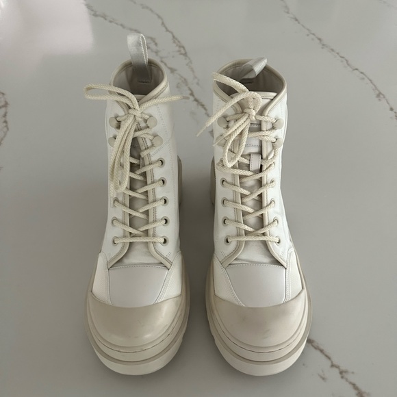 Almost brand new Dior Boots. Purchased from Bergdorf Goodman in New York. - Picture 7 of 8